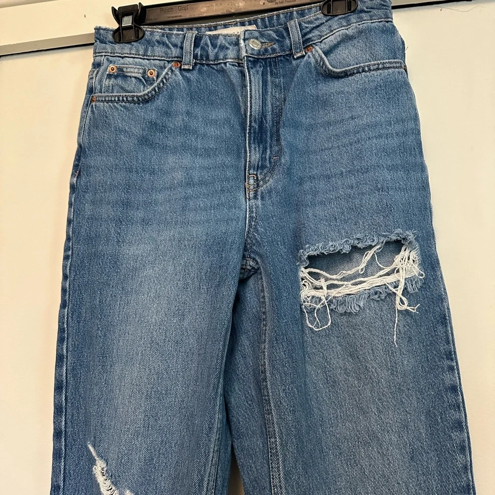 Topshop Mom Jeans Women’s 28 High Rise Distressed Medium Wash Denim